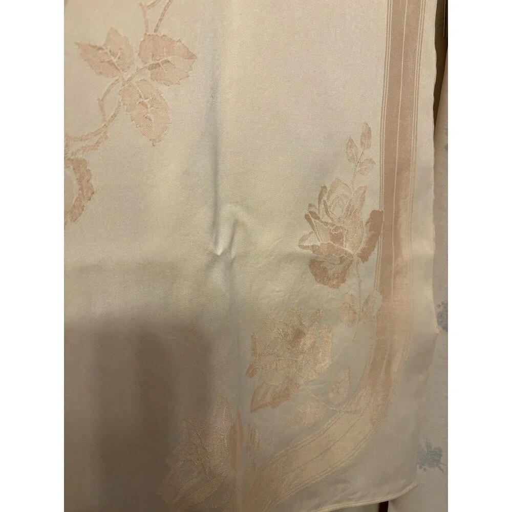Vtg Salmon Light Pink Damask Tablecloth Rose Flowers Leaves Ivy 60” x 94”
